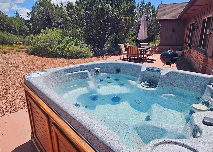 Holiday home Retreat With Hot Tub And Views For Family