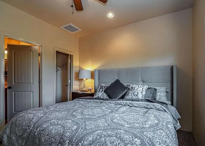 Retreat With Hot Tub And Views For Family Holiday home Sedona