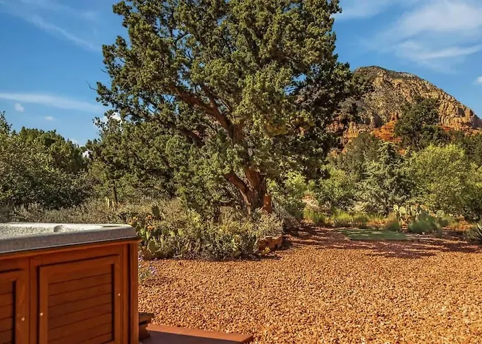 Retreat With Hot Tub And Views For Family Holiday home *